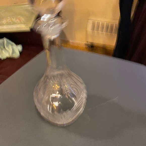 Glass Wine Decanter - Picture 3 of 9